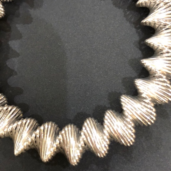 National Gallery of Art Silver Stretch Bracelet - Picture 4 of 4